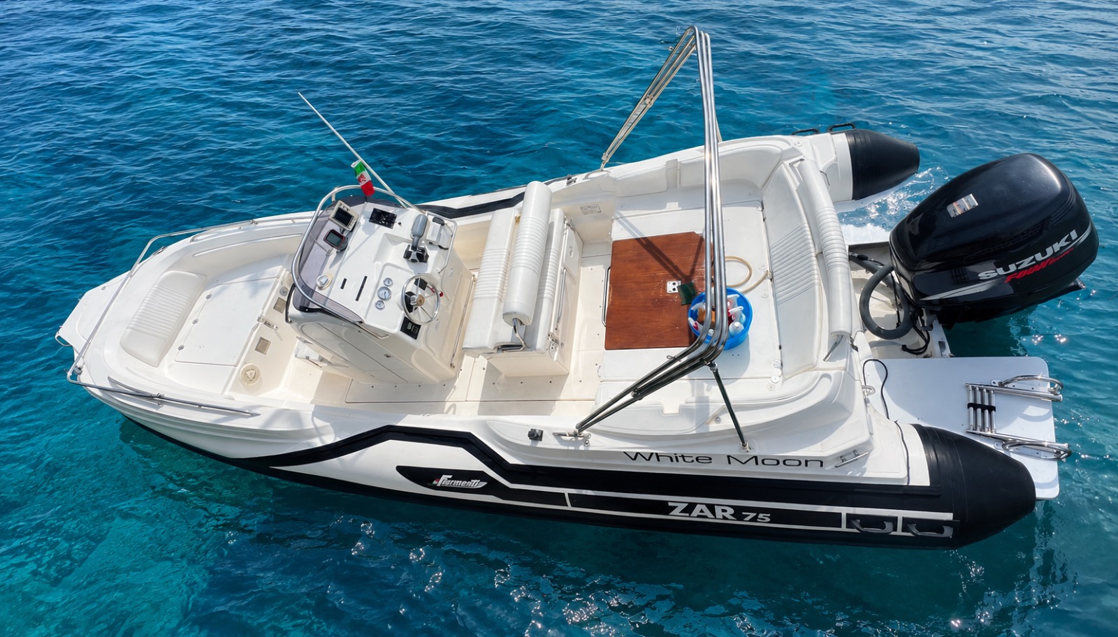 ZAR 75 SUITE PLUS + 250 HP SUZUKI (2009)<br><a href=dettaglio.aspx?Id=61 >VAI ALLA SCHEDA</a>